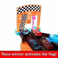 CARS Glow Racers Launch & Criss-Cross Playset