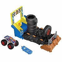 Hot Wheels Monster Trucks Smash Race Challenge