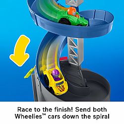 Little People Hot Wheels Spiral Stunt Speedway